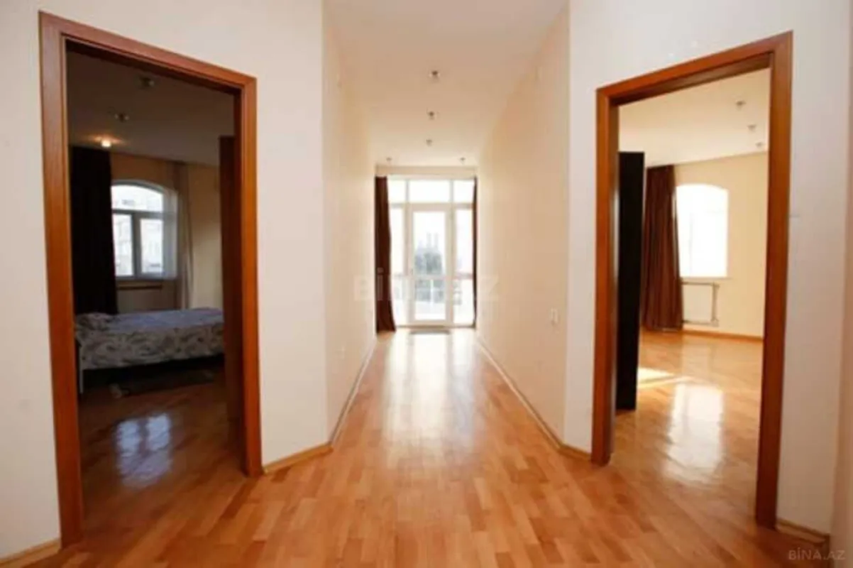 Kirayə verilir 6 otaqlı həyət evi 430 m²