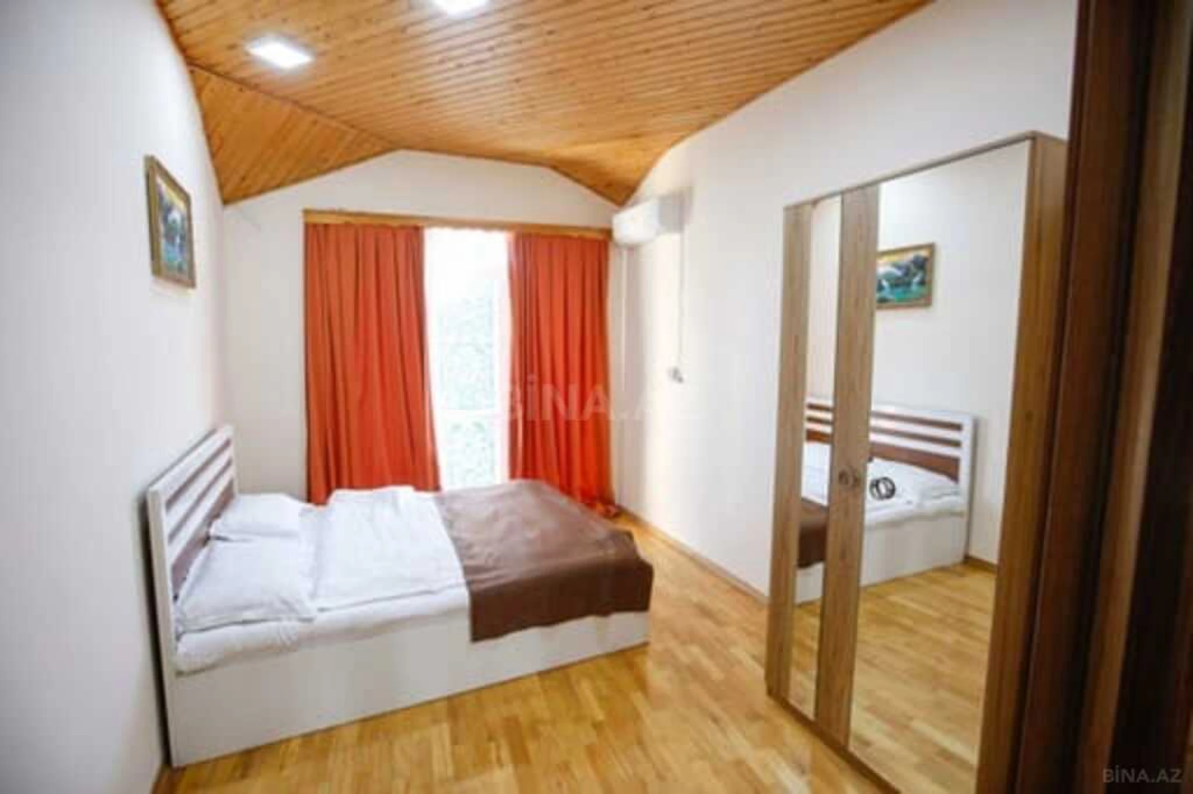 Kirayə verilir 6 otaqlı həyət evi 430 m²