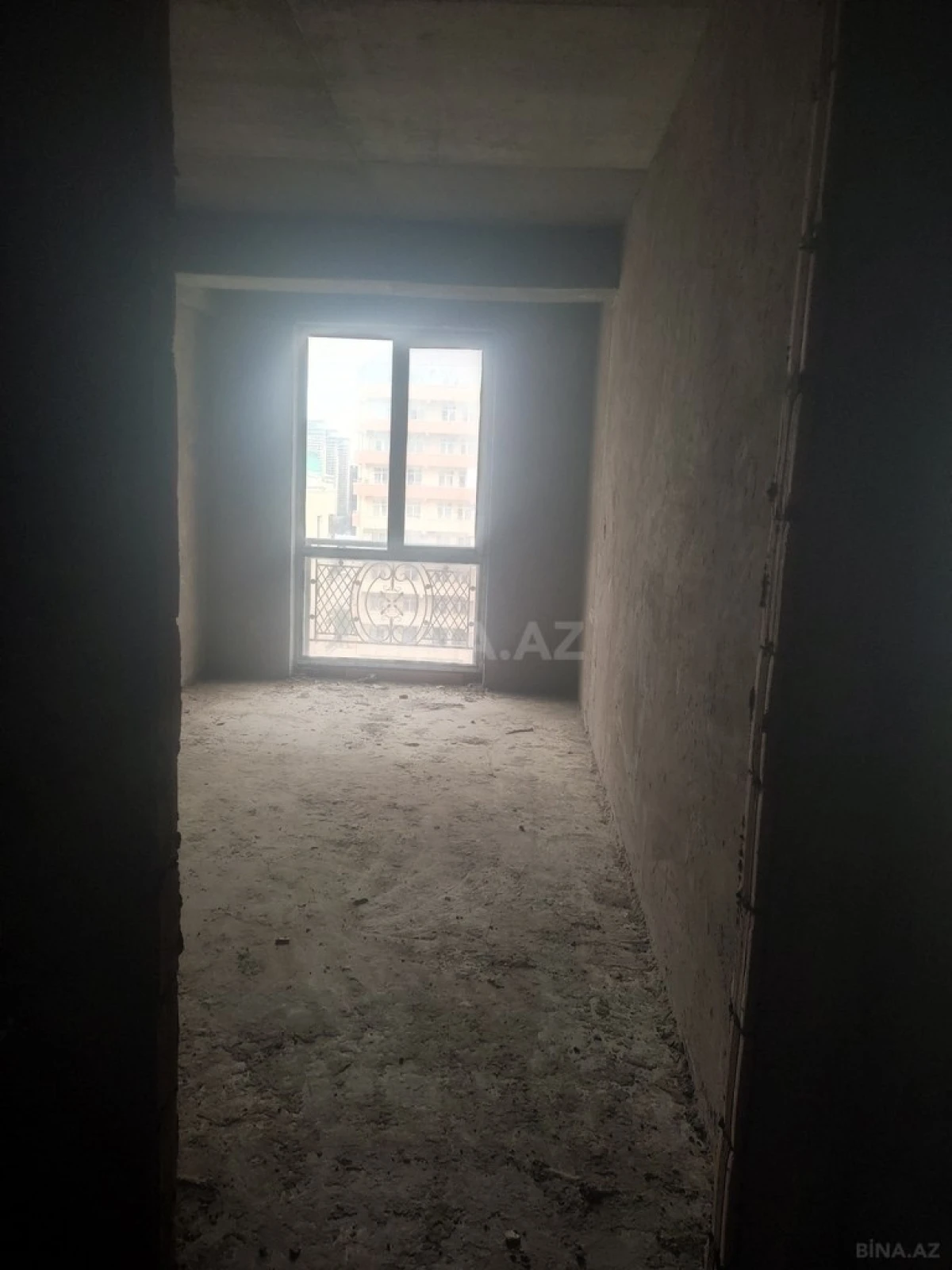 Satılır 3 otaqlı mənzil 105 m²