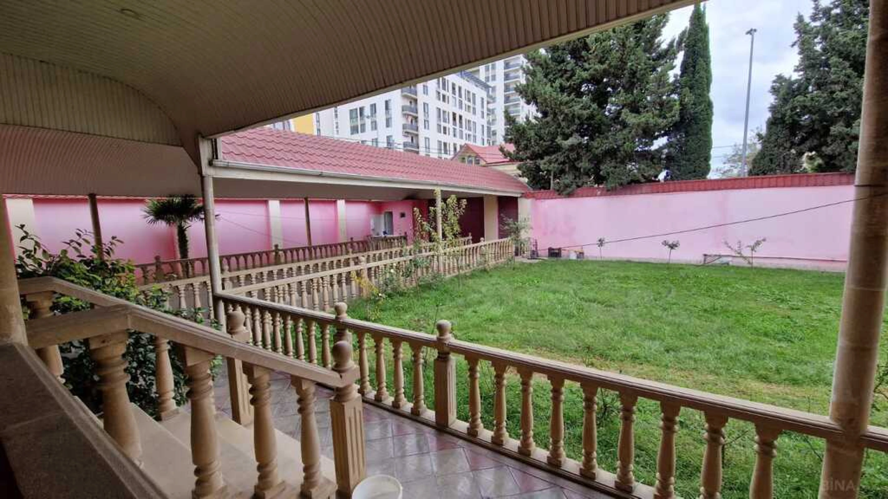 Satılır 7 otaqlı həyət evi 450 m²