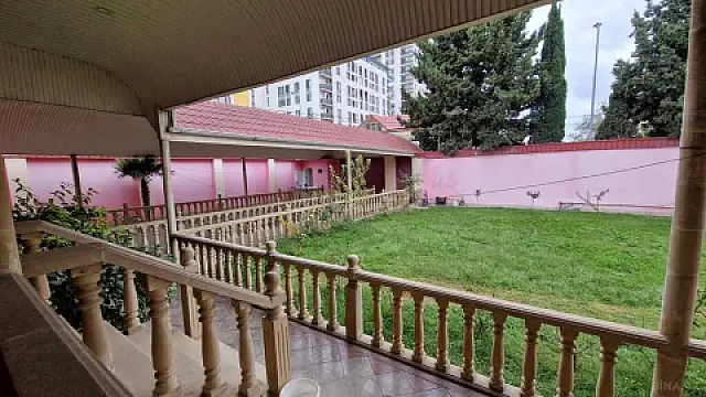 Satılır 7 otaqlı həyət evi 450 m² — Bakı 7 otaq 450.00 m²
