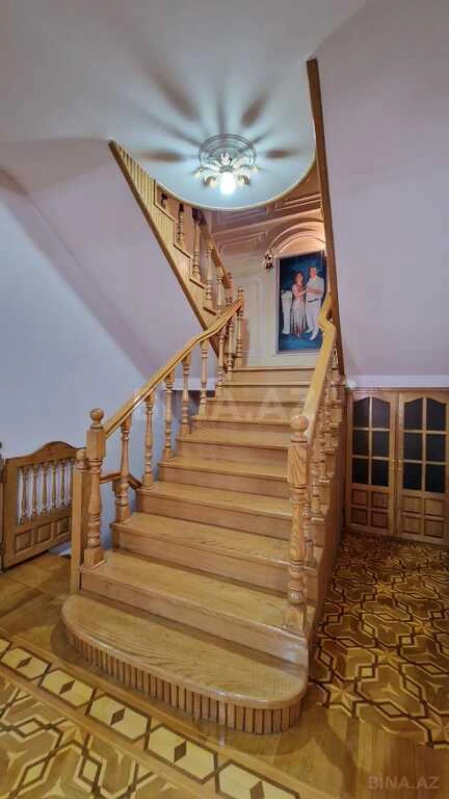 Satılır 7 otaqlı həyət evi 450 m²