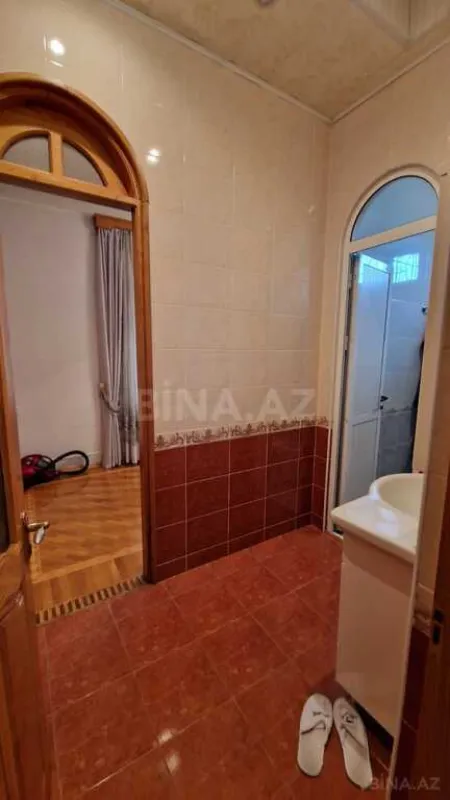 Satılır 7 otaqlı həyət evi 450 m²