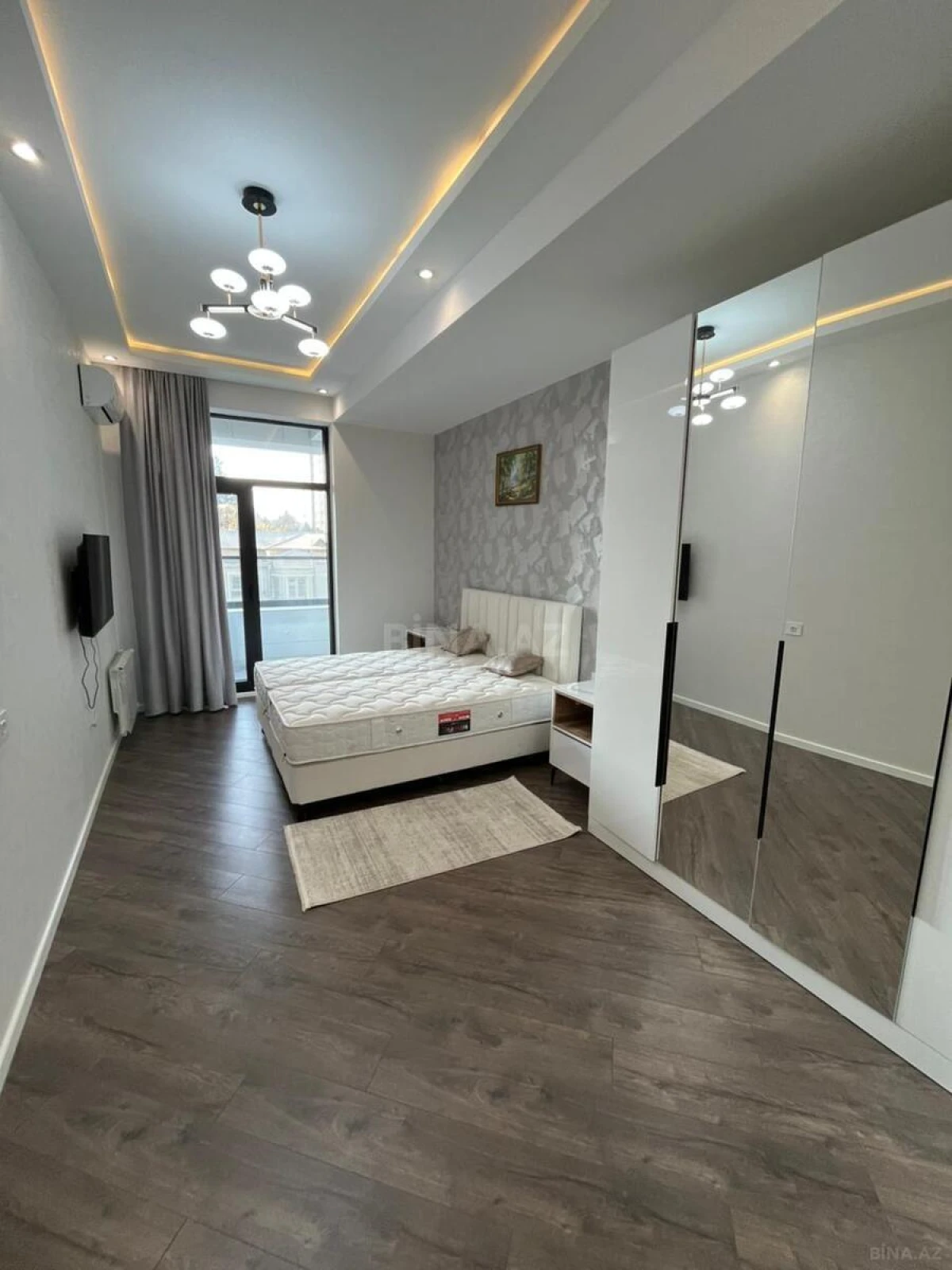 Kirayə verilir 2 otaqlı mənzil 95 m²