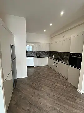 Kirayə verilir 2 otaqlı mənzil 95 m²