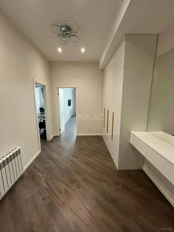 Kirayə verilir 2 otaqlı mənzil 95 m²