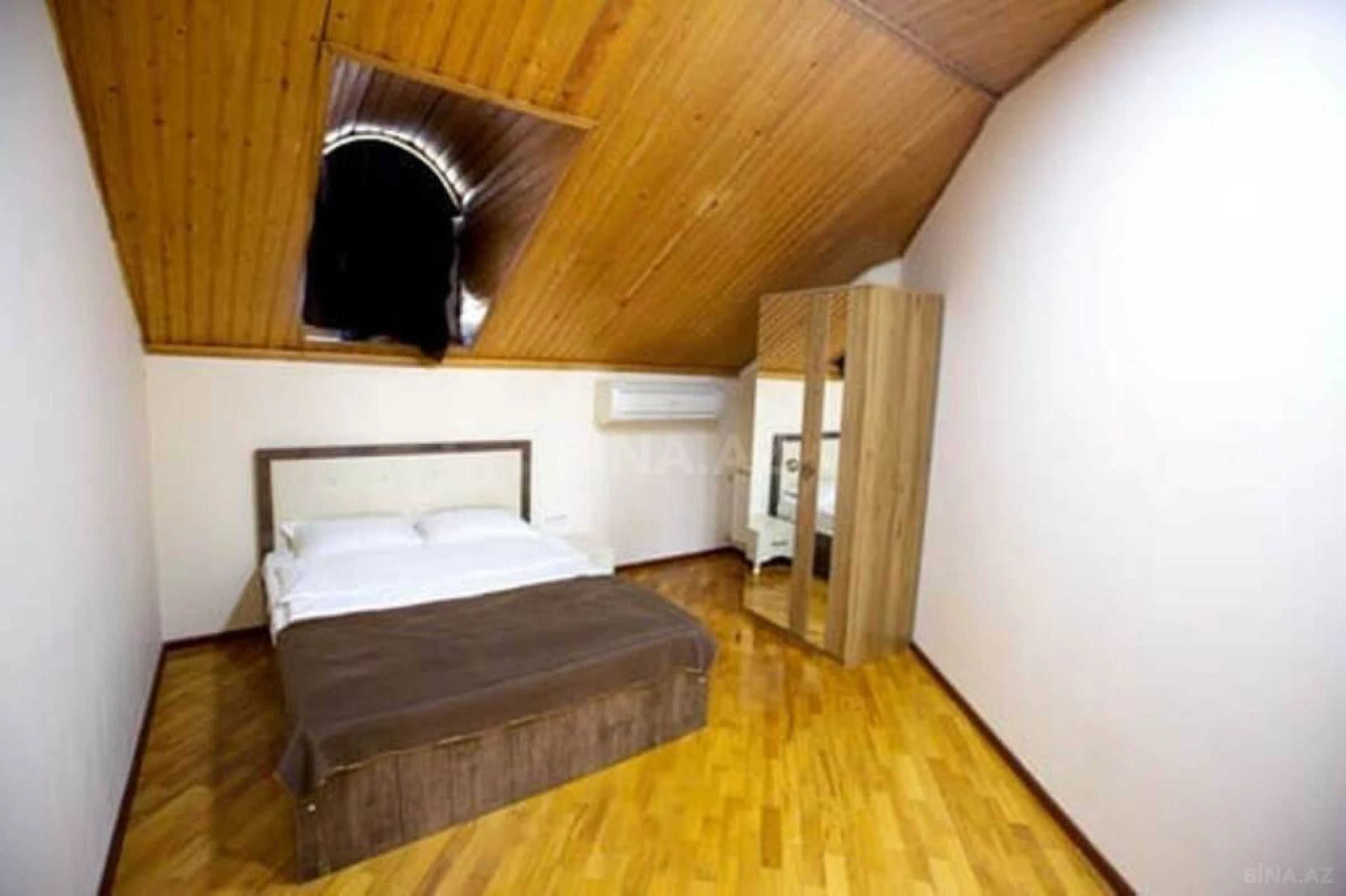 Kirayə verilir 6 otaqlı həyət evi 430 m²