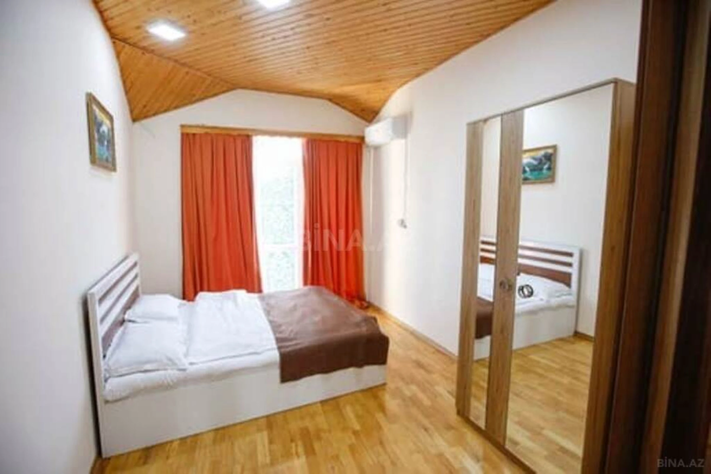 Kirayə verilir 6 otaqlı həyət evi 430 m²