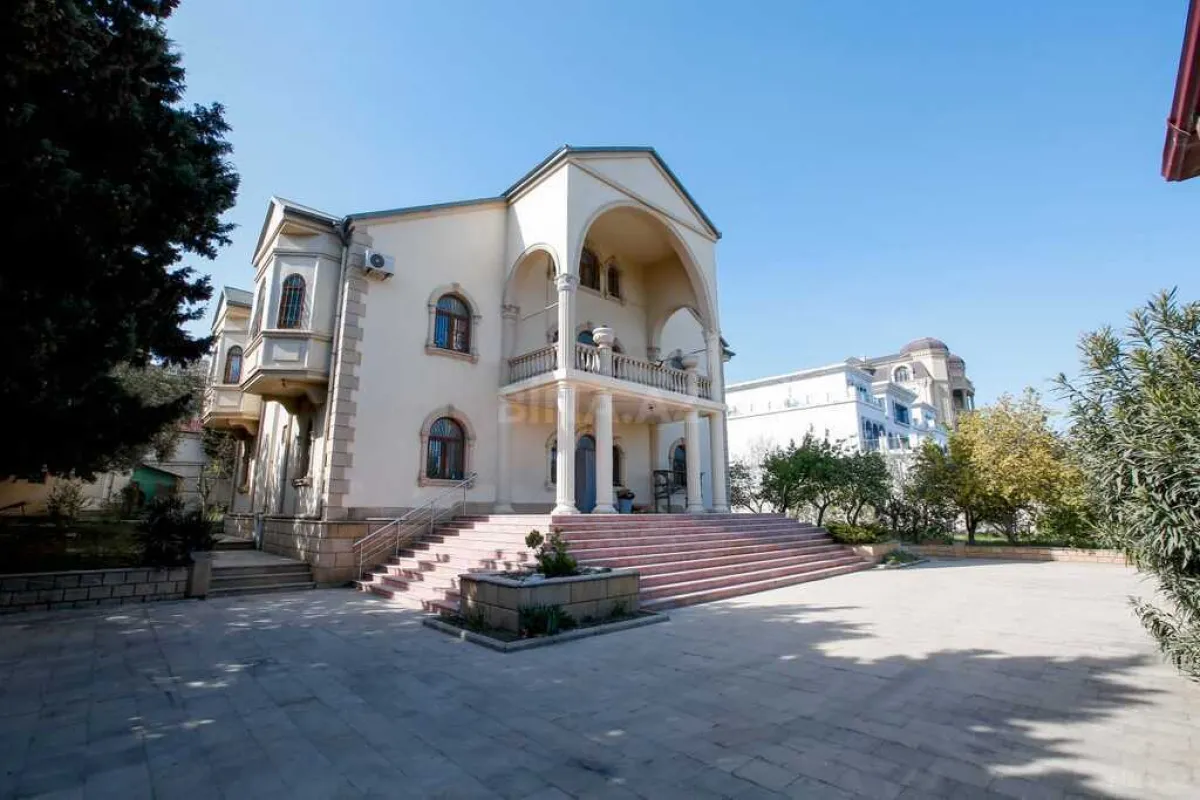 Kirayə verilir 7 otaqlı həyət evi 380 m²