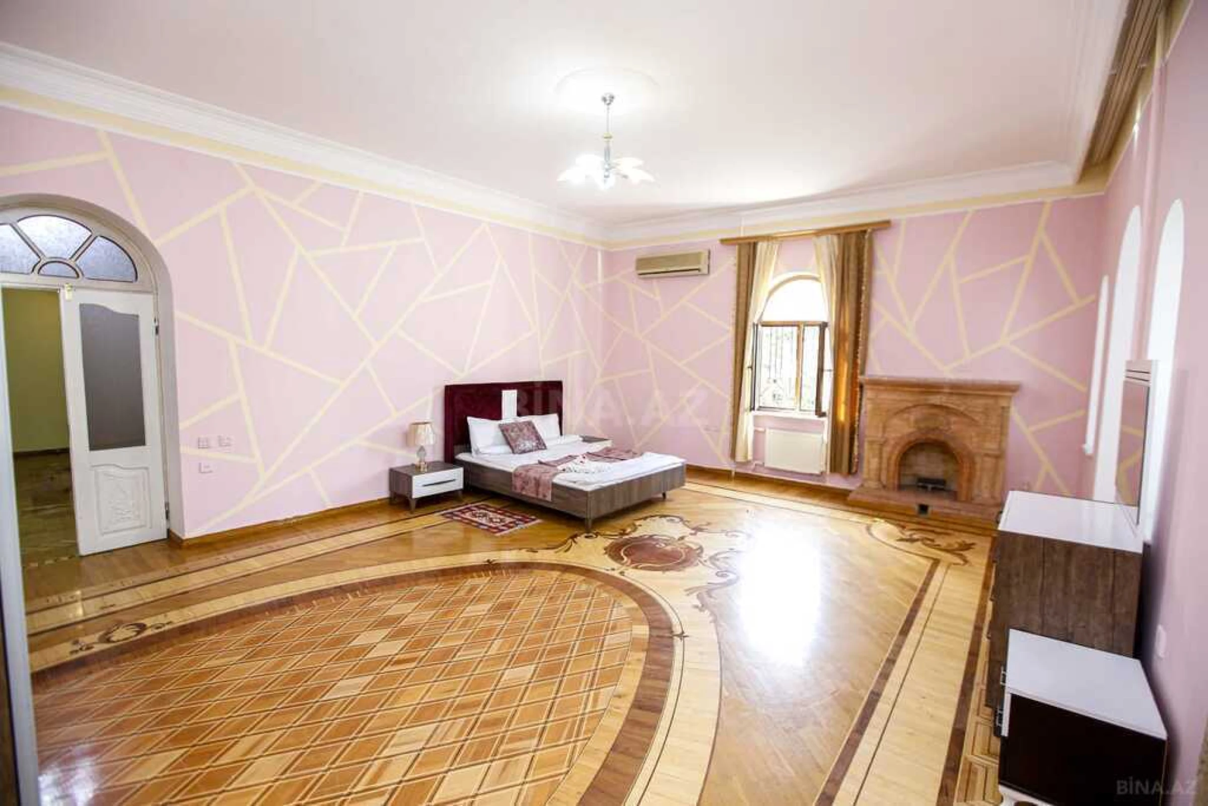 Kirayə verilir 7 otaqlı həyət evi 380 m²