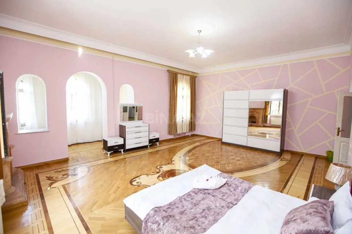 Kirayə verilir 7 otaqlı həyət evi 380 m²