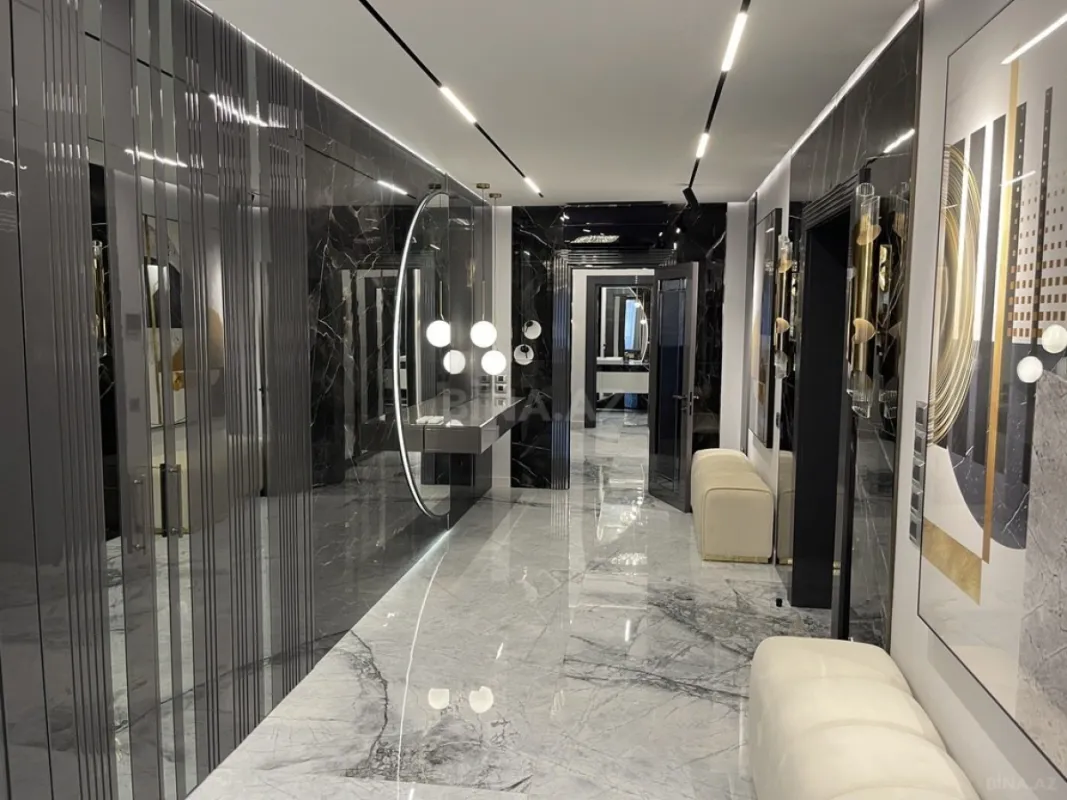 Satılır 5 otaqlı mənzil 213 m²