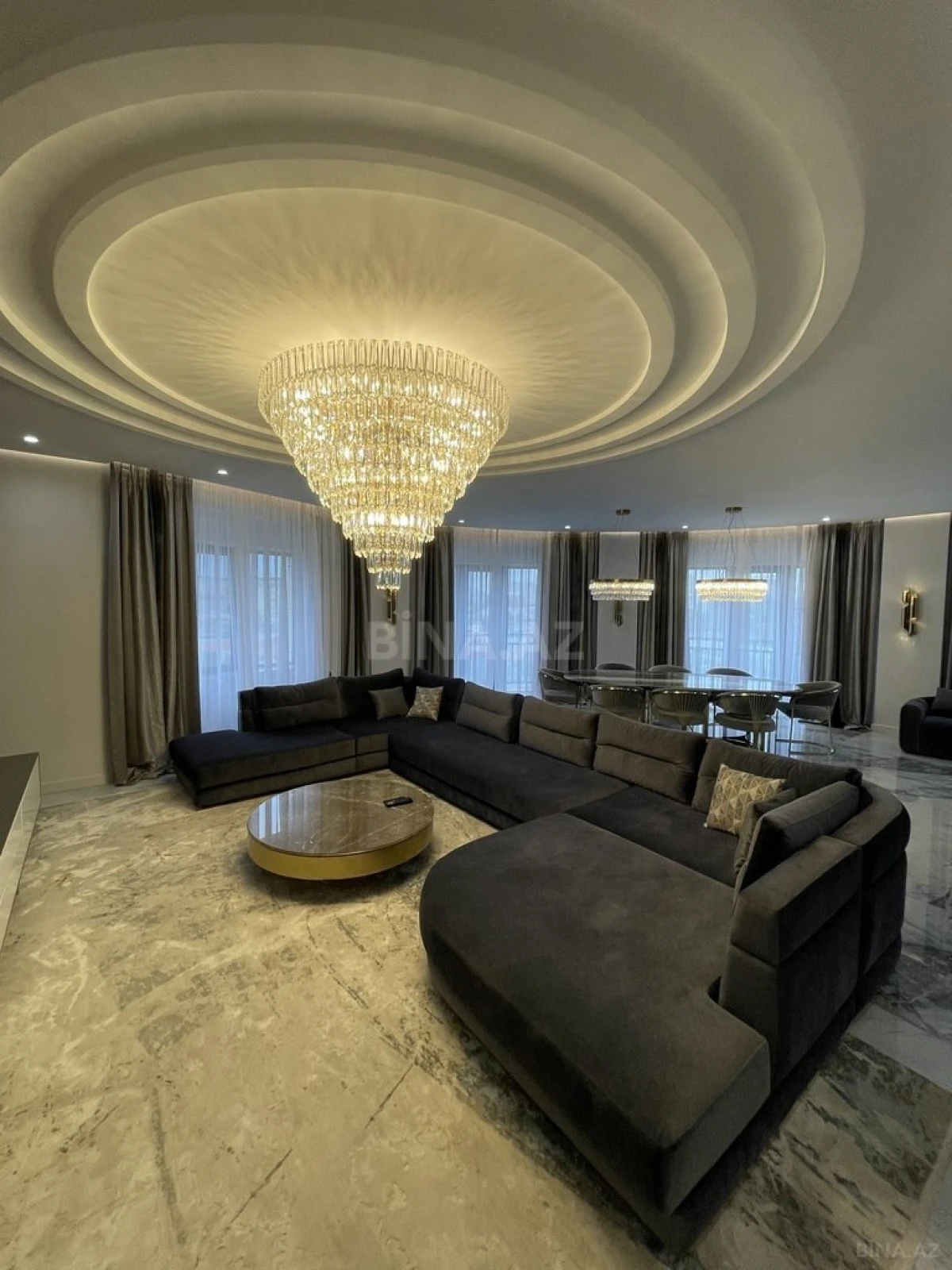 Satılır 5 otaqlı mənzil 213 m²