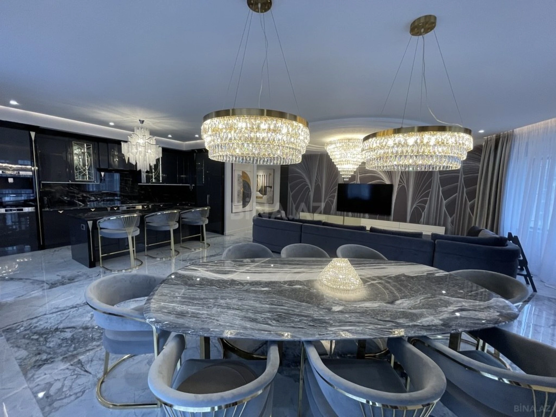 Satılır 5 otaqlı mənzil 213 m²