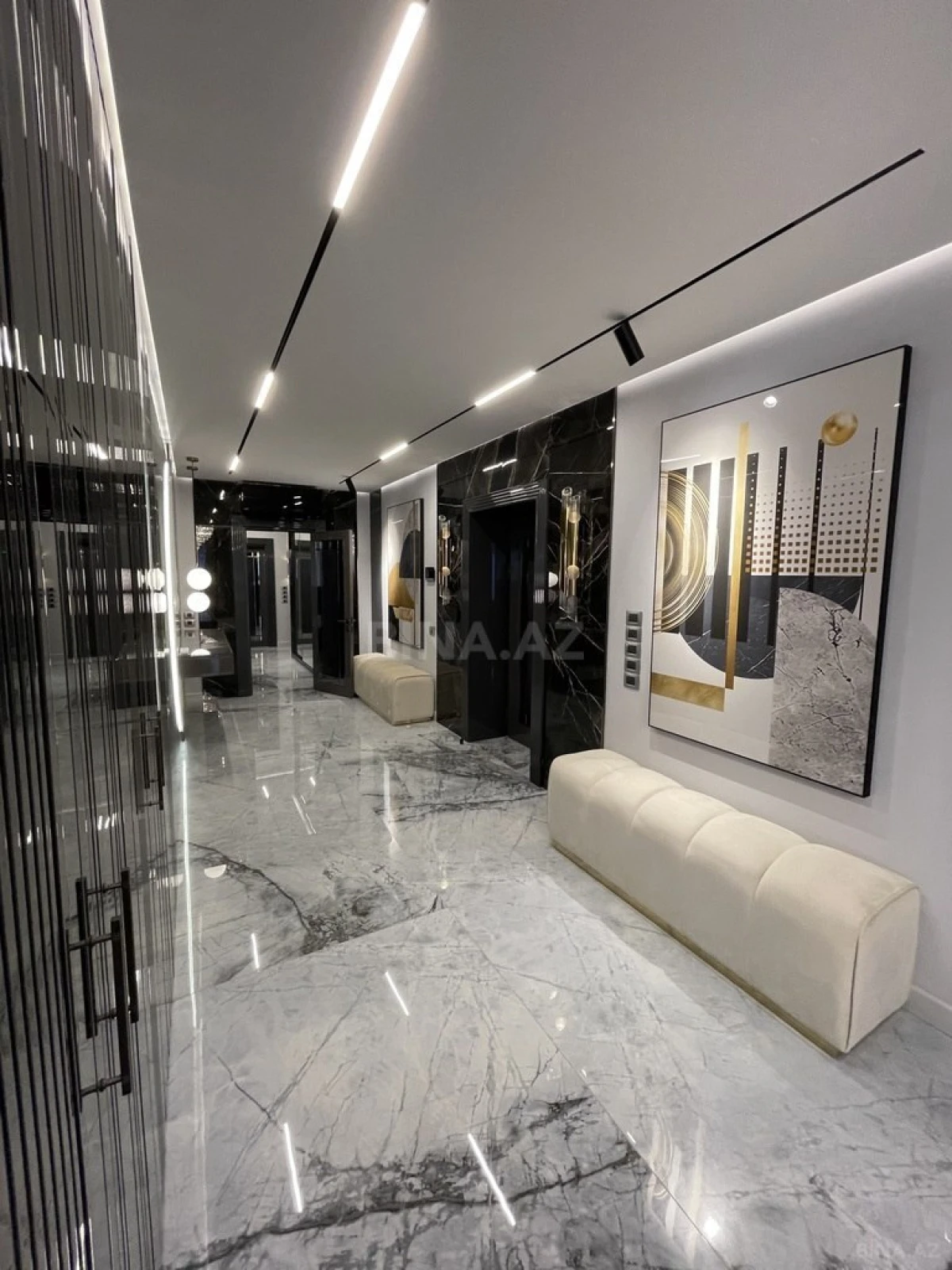 Satılır 5 otaqlı mənzil 213 m²