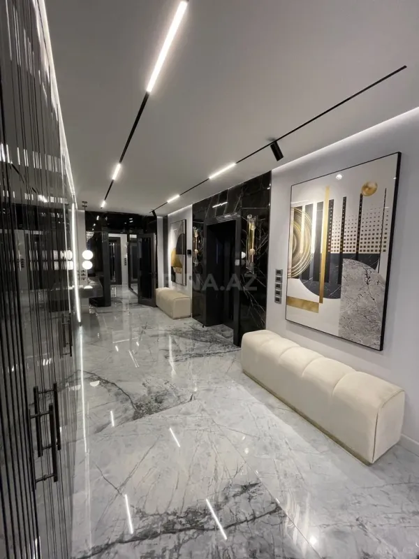 Satılır 5 otaqlı mənzil 213 m²