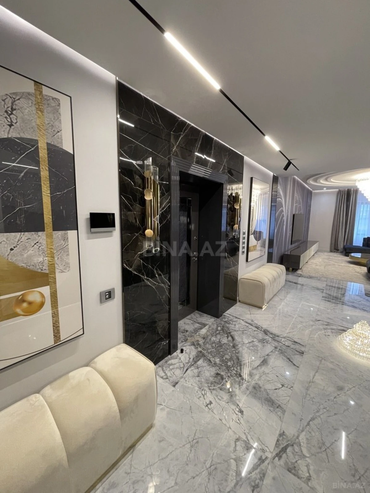Satılır 5 otaqlı mənzil 213 m²
