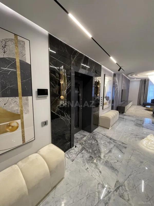 Satılır 5 otaqlı mənzil 213 m²
