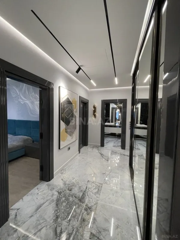 Satılır 5 otaqlı mənzil 213 m²