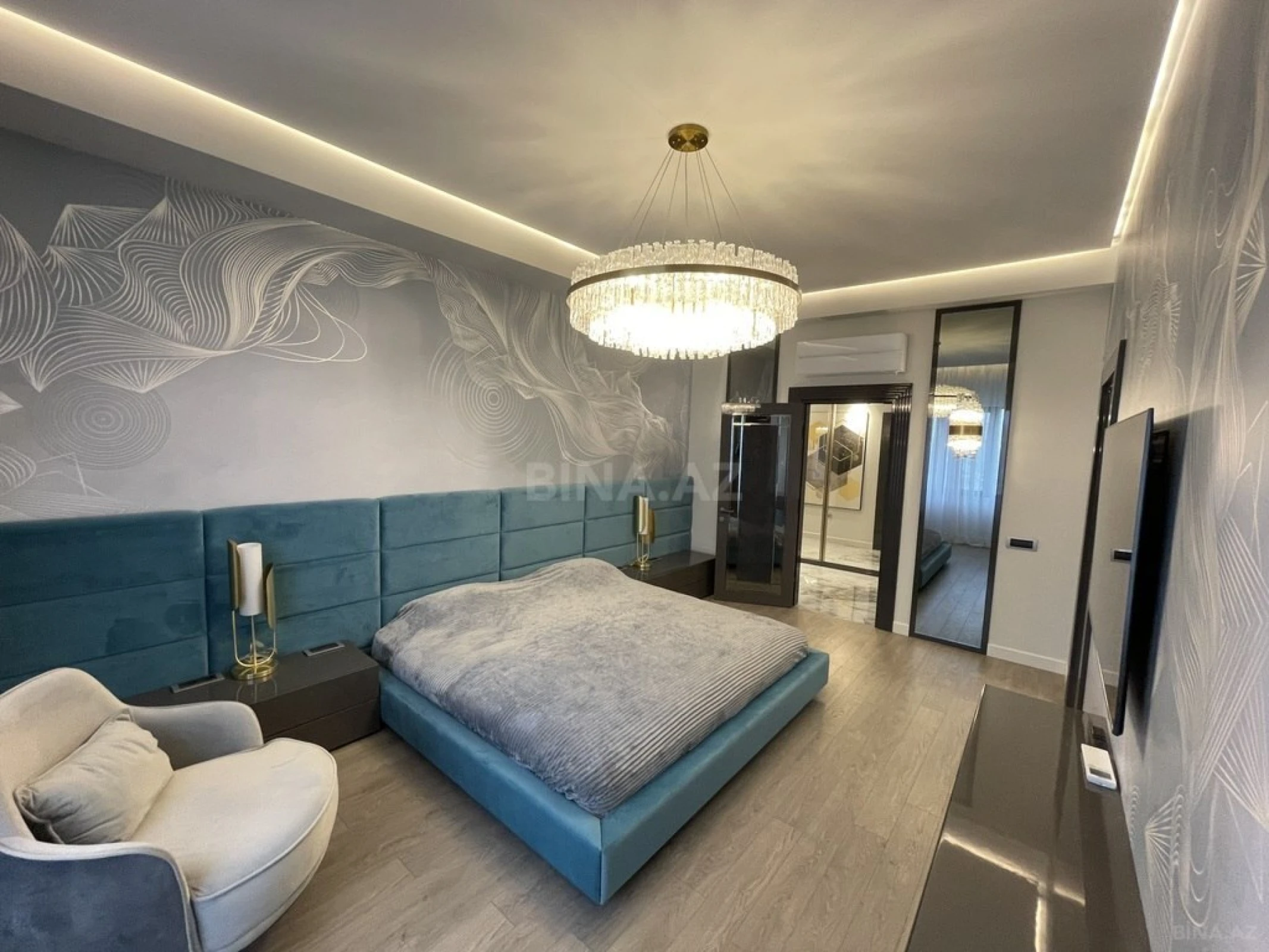 Satılır 5 otaqlı mənzil 213 m²