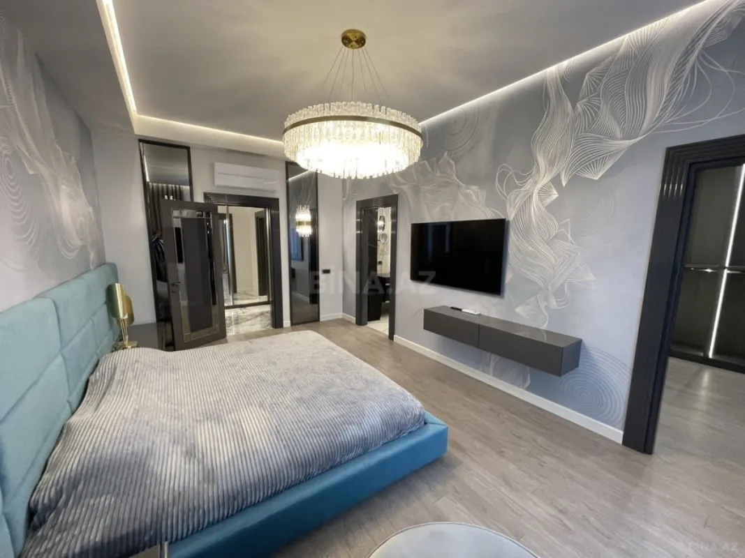 Satılır 5 otaqlı mənzil 213 m²