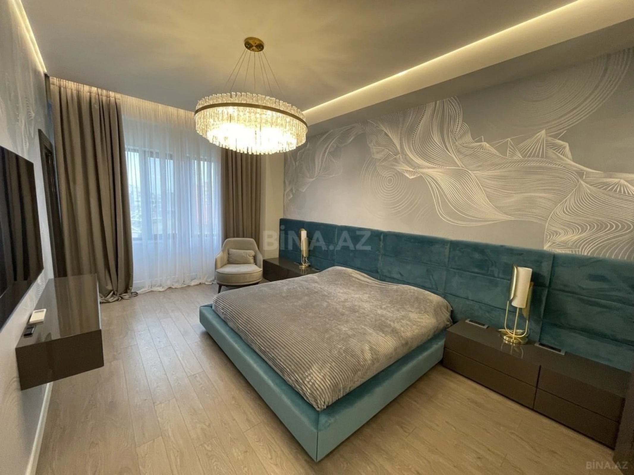 Satılır 5 otaqlı mənzil 213 m²
