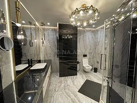 Satılır 5 otaqlı mənzil 213 m²