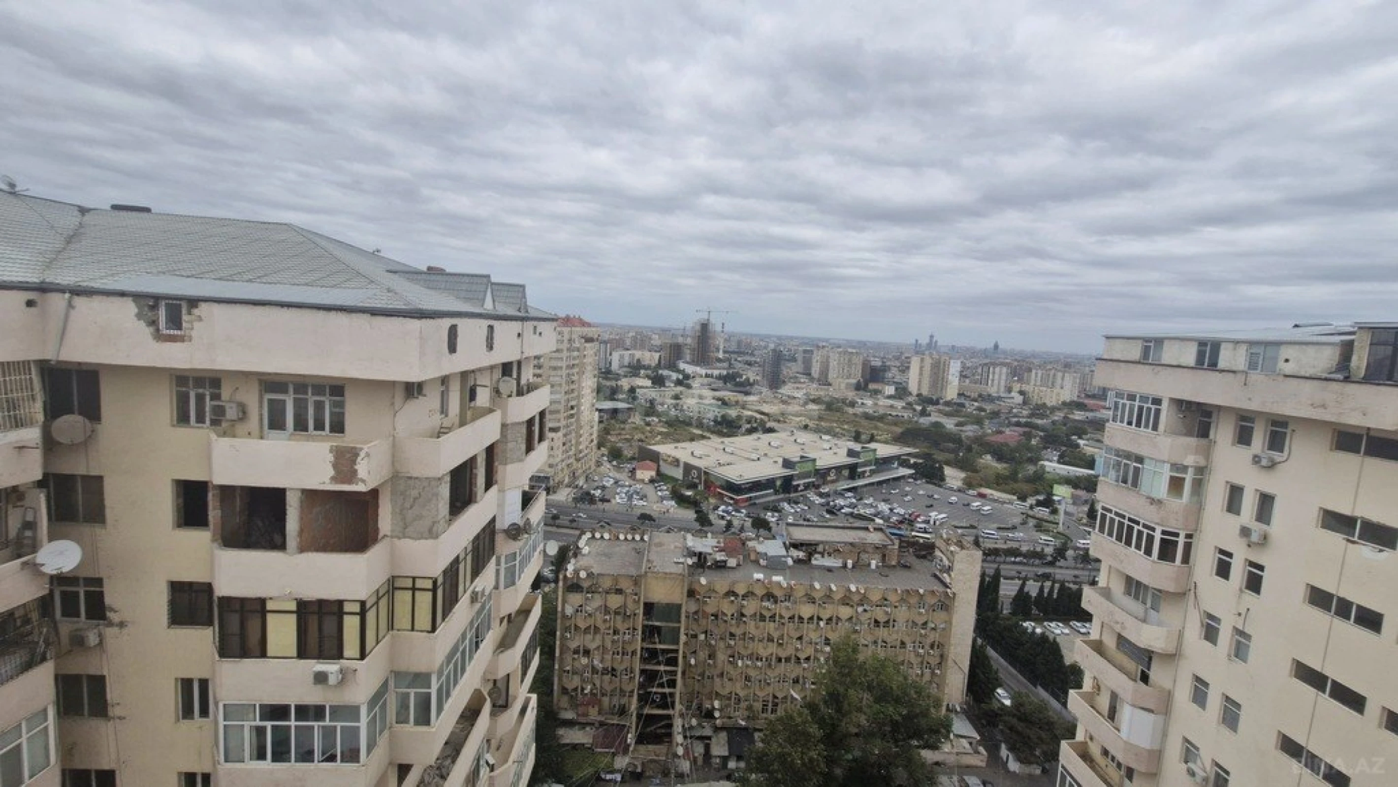 Satılır 2 otaqlı mənzil 67 m²