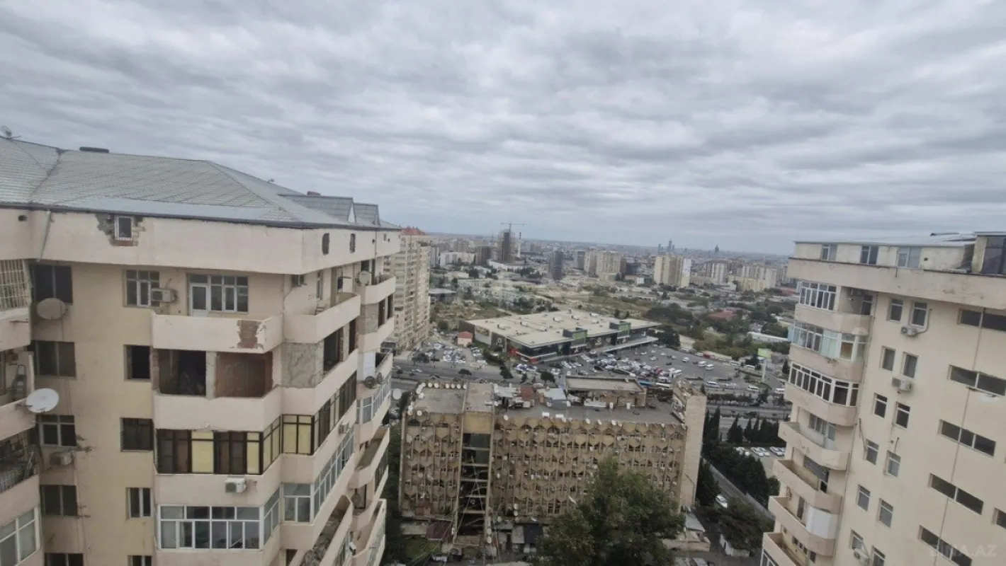 Satılır 2 otaqlı mənzil 67 m²