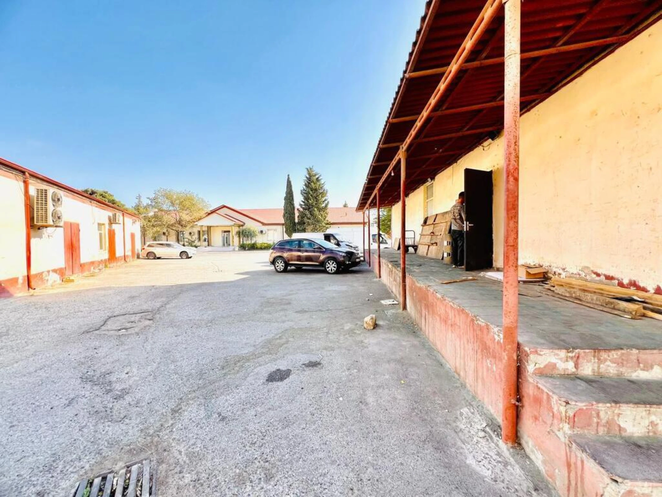 Kirayə verilir obyekt 215 m²