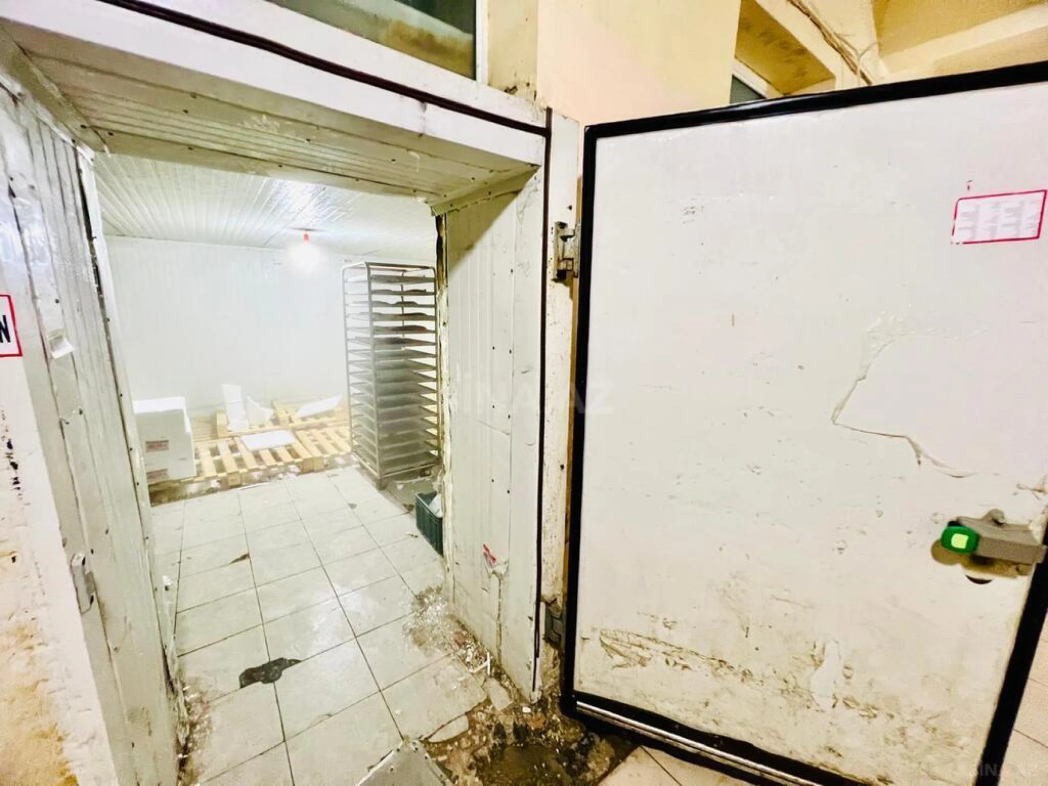 Kirayə verilir obyekt 215 m²