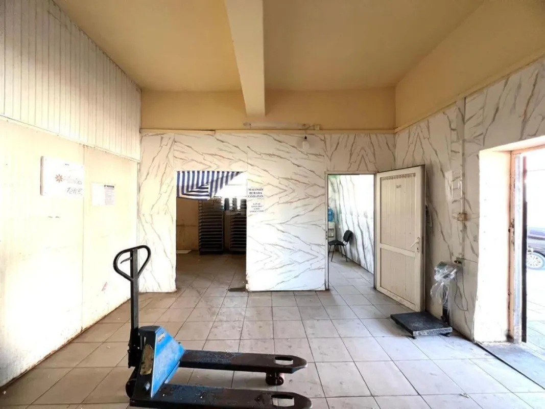 Kirayə verilir obyekt 215 m²