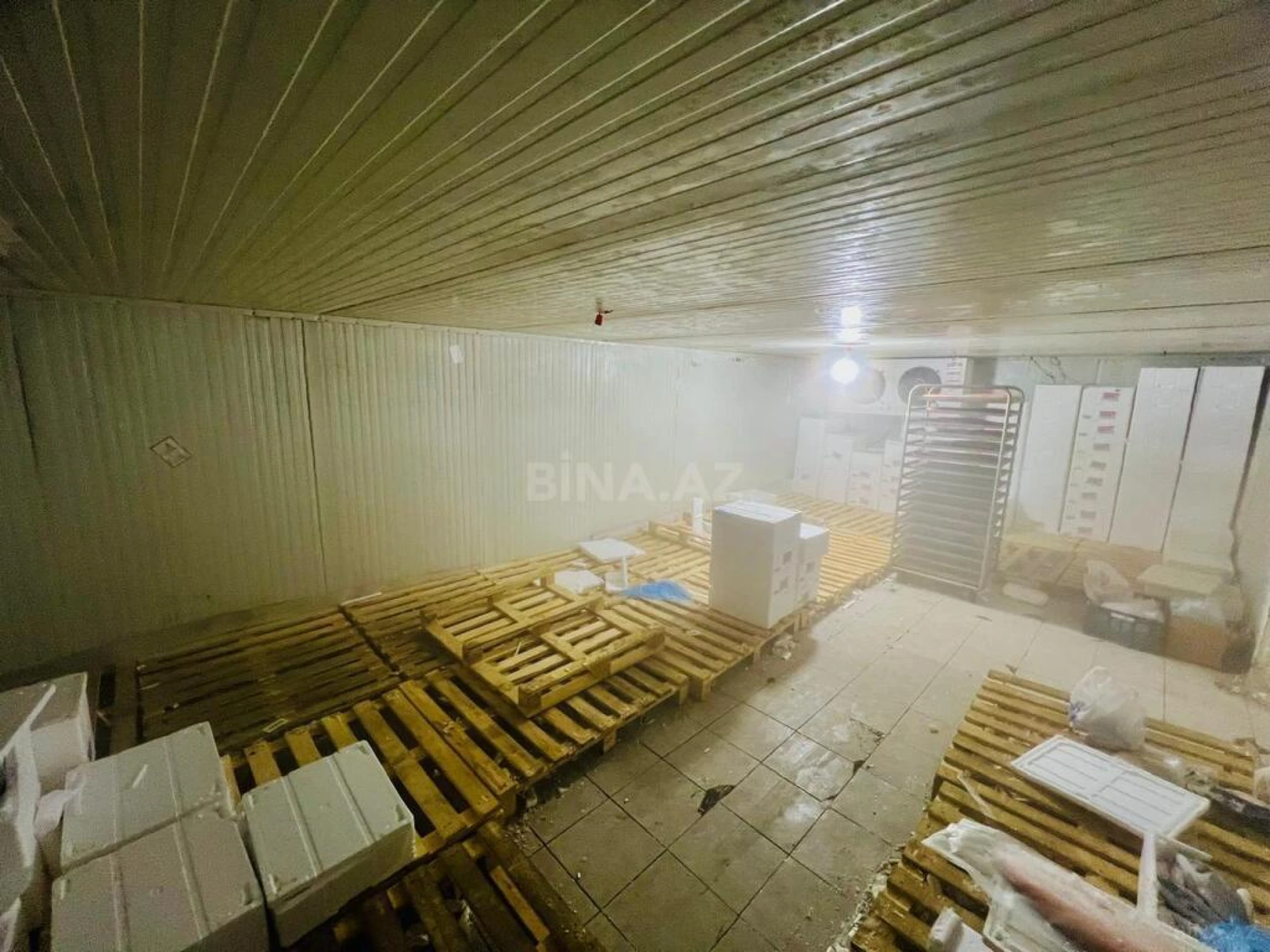 Kirayə verilir obyekt 215 m²