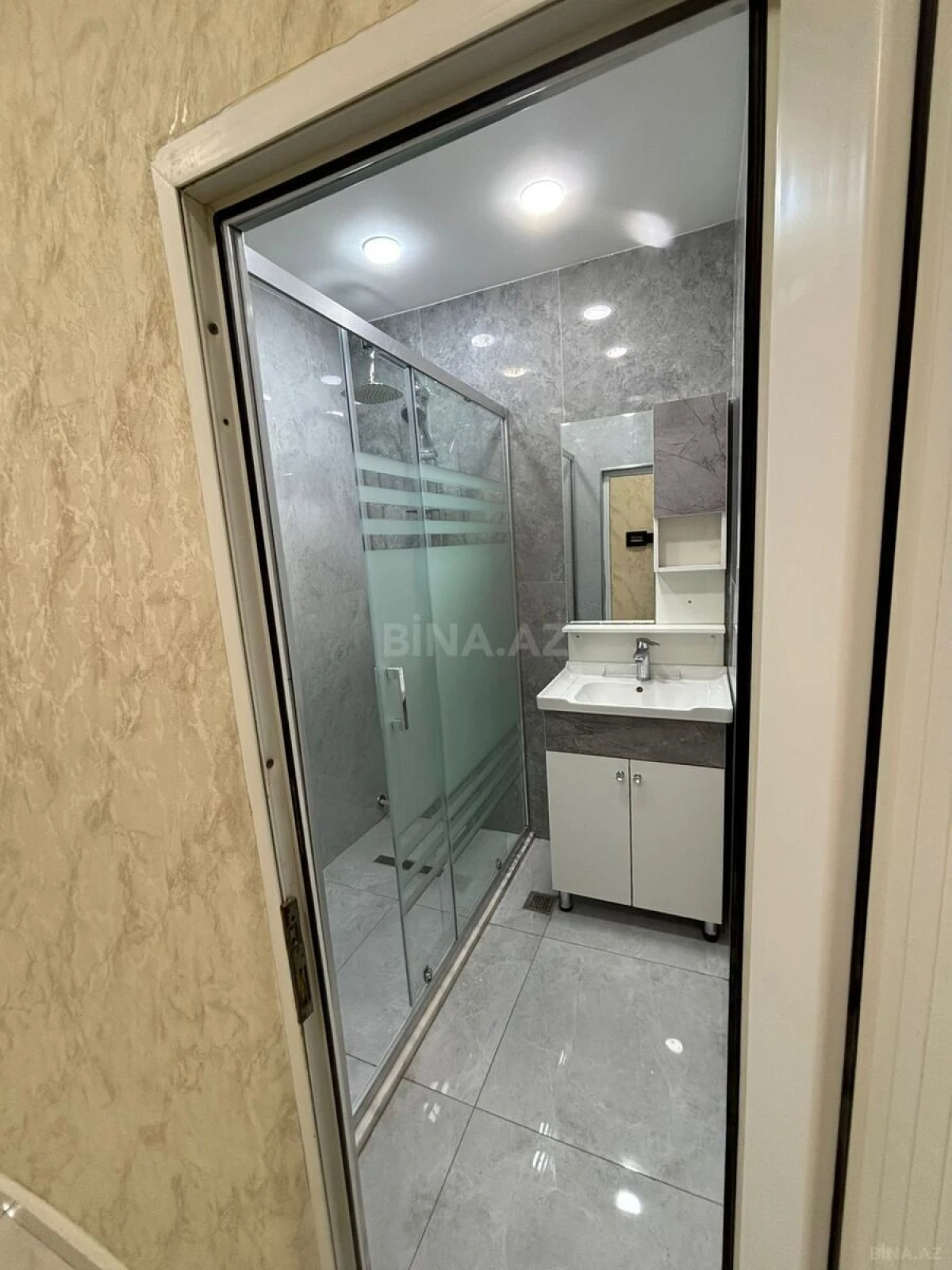 Satılır 2 otaqlı mənzil 54 m²