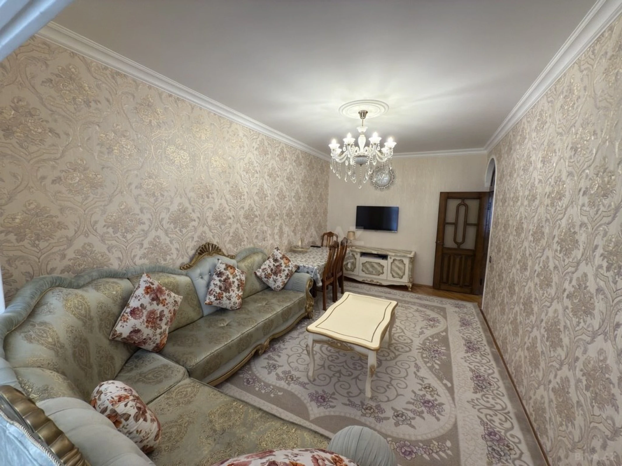 Satılır 4 otaqlı mənzil 105 m²