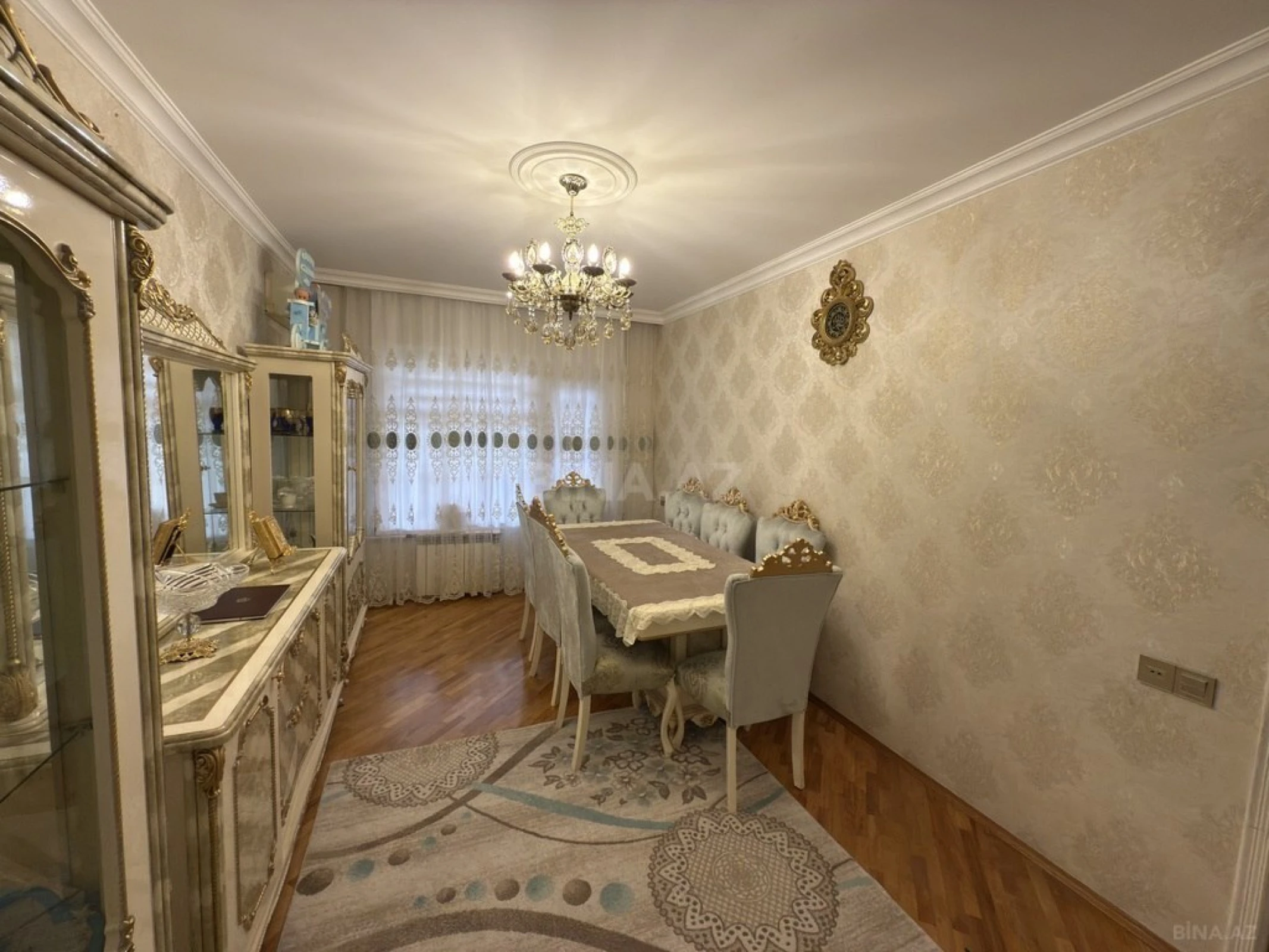 Satılır 4 otaqlı mənzil 105 m²