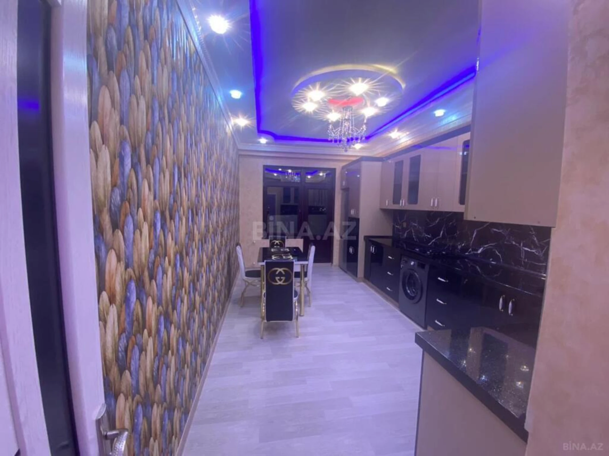 Satılır 3 otaqlı mənzil 141 m²
