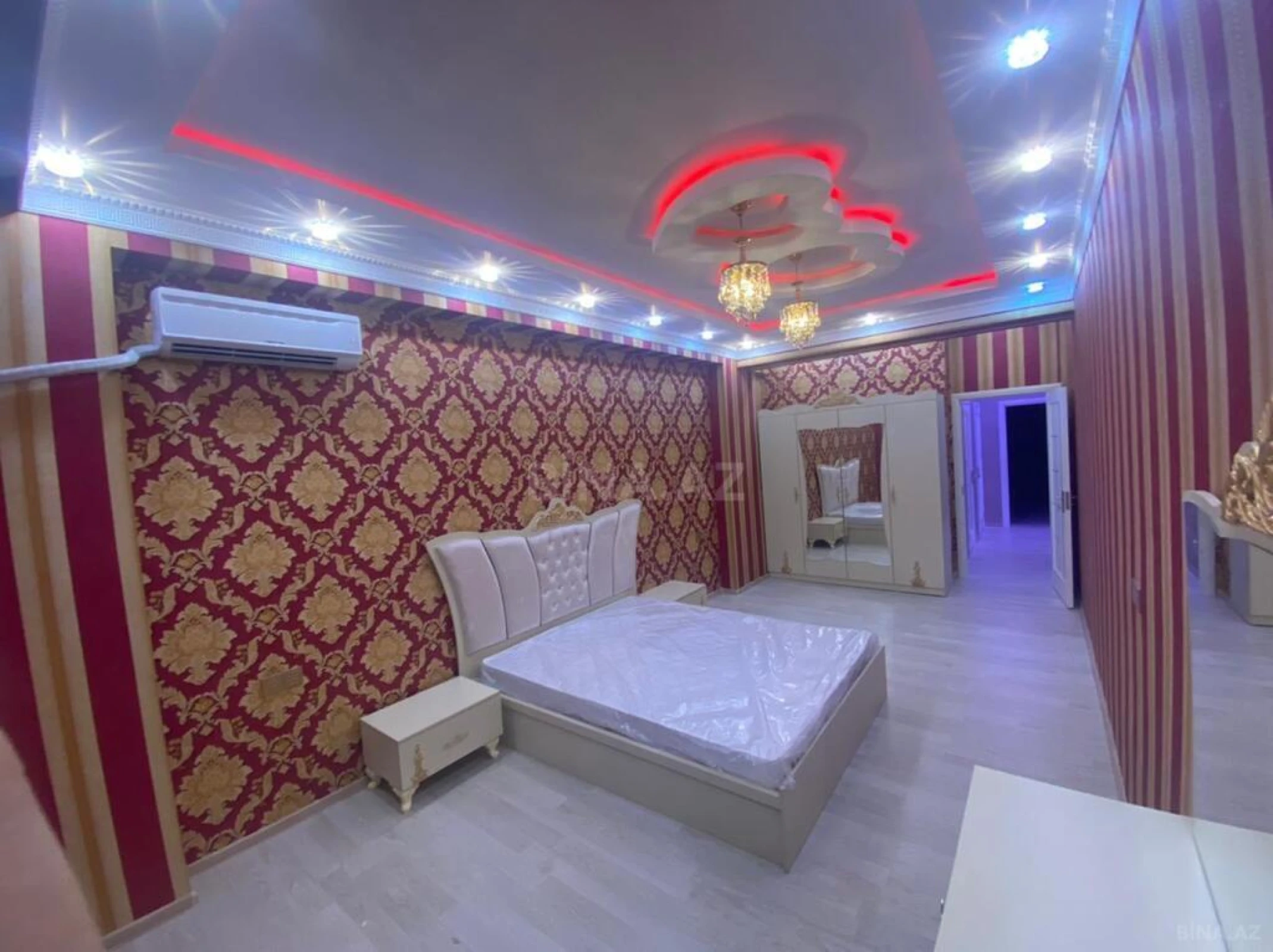 Satılır 3 otaqlı mənzil 141 m²