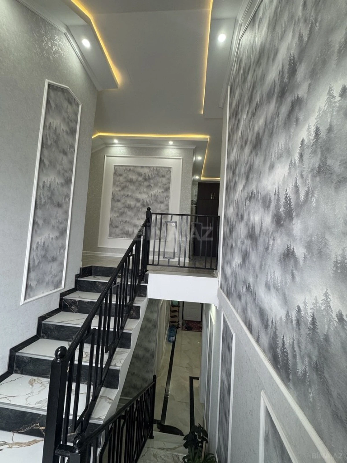 Satılır 6 otaqlı həyət evi 180 m²