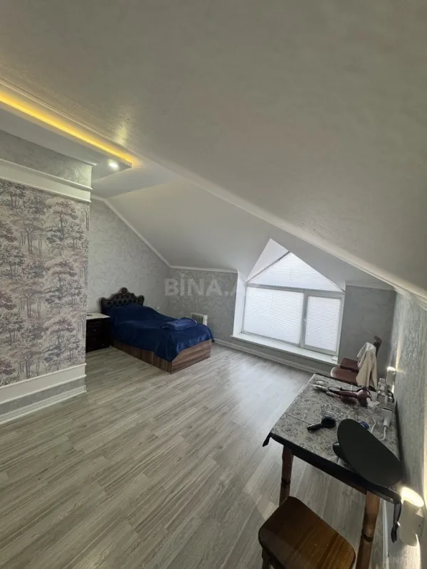 Satılır 6 otaqlı həyət evi 180 m²