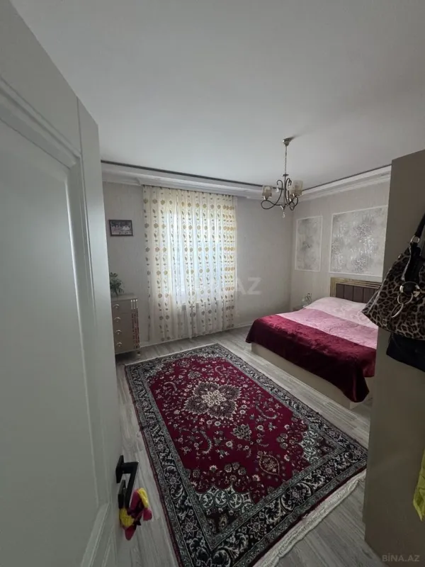 Satılır 6 otaqlı həyət evi 180 m²