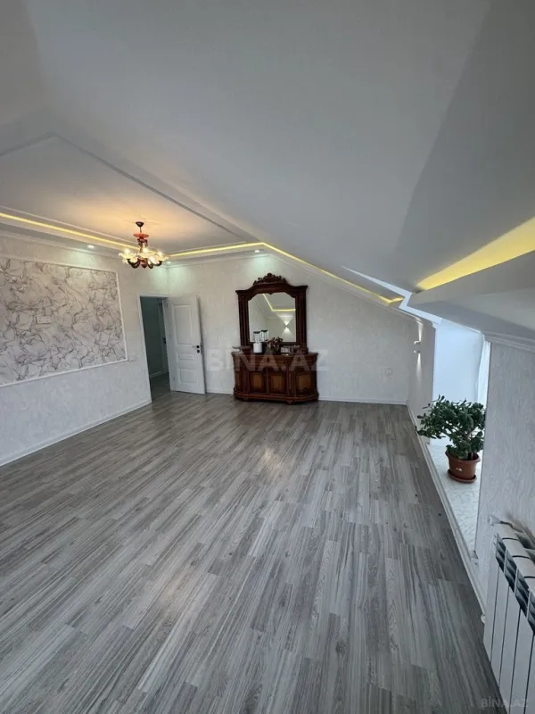 Satılır 6 otaqlı həyət evi 180 m²