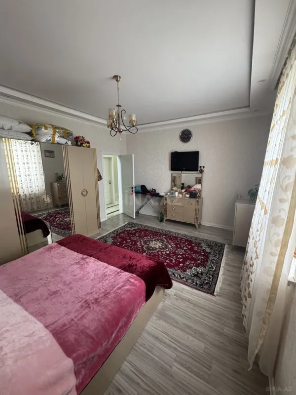 Satılır 6 otaqlı həyət evi 180 m²