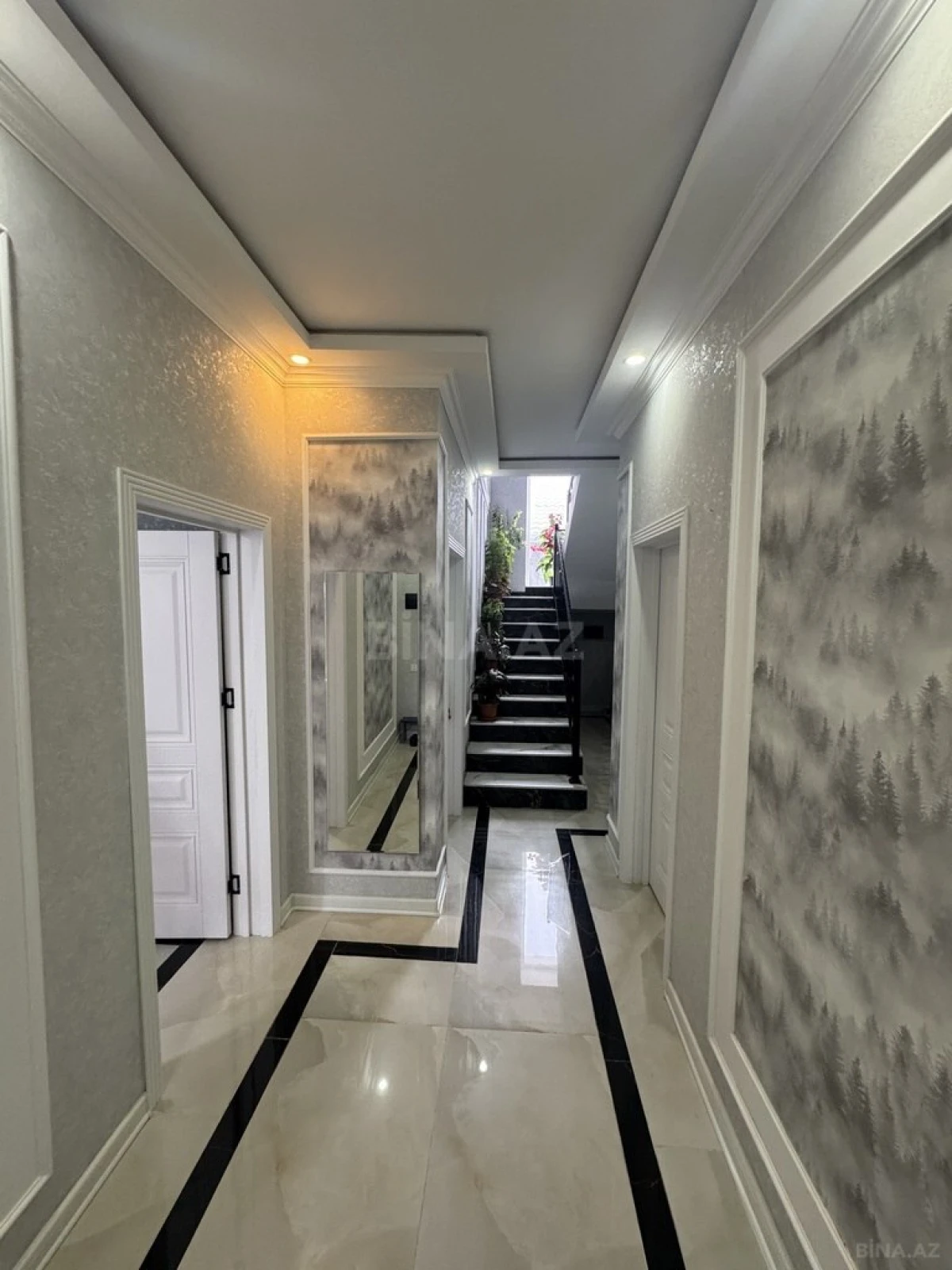 Satılır 6 otaqlı həyət evi 180 m²