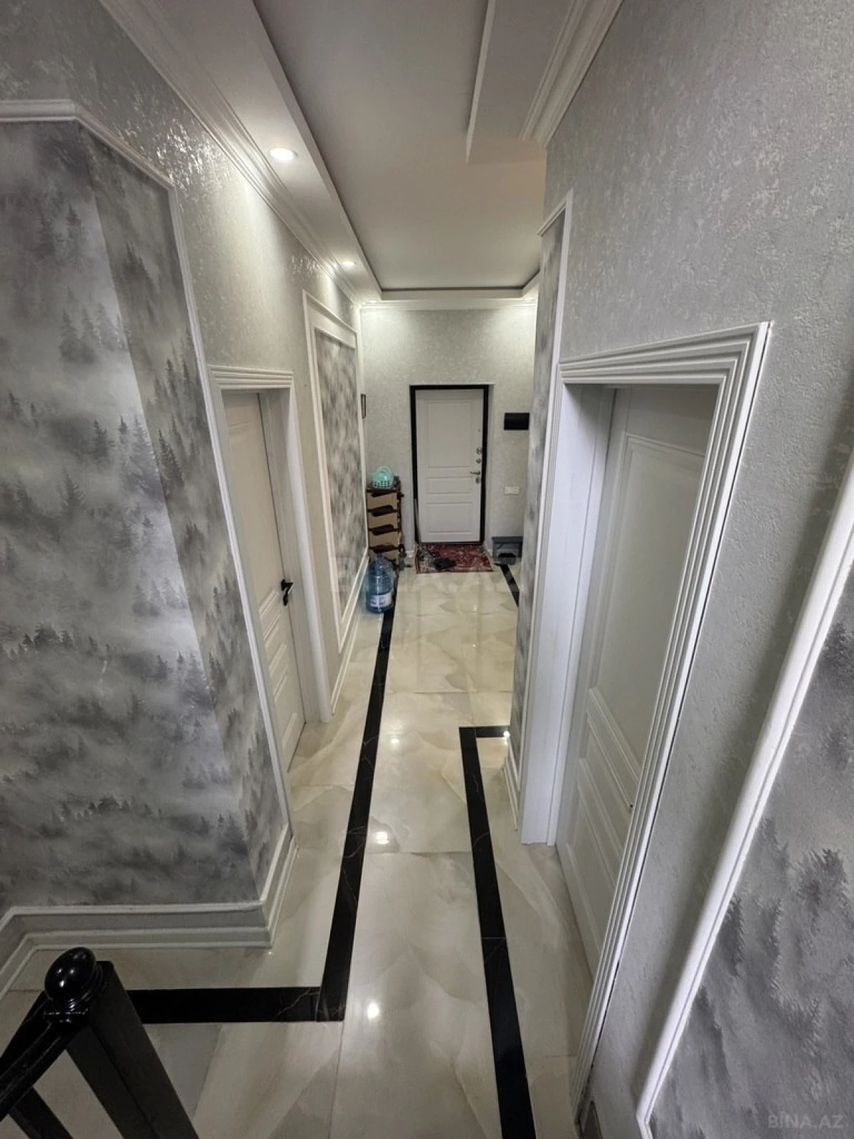 Satılır 6 otaqlı həyət evi 180 m²