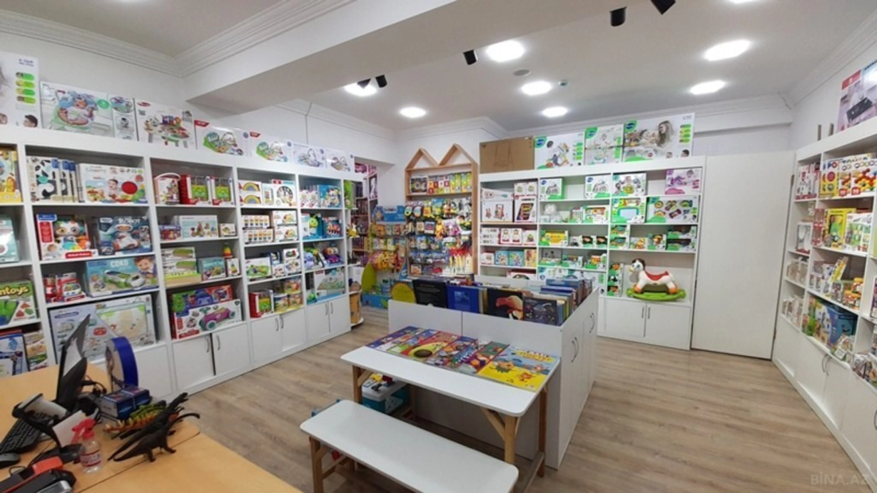 Satılır obyekt 165 m²