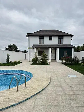 Satılır 6 otaqlı həyət evi 200 m²