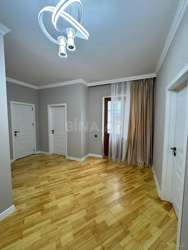 Satılır 6 otaqlı həyət evi 200 m²