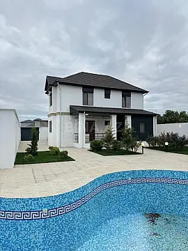 Satılır 6 otaqlı həyət evi 200 m²