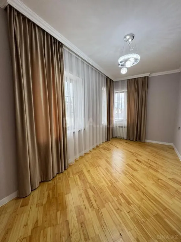 Satılır 6 otaqlı həyət evi 200 m²